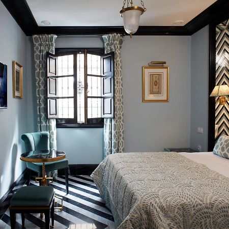 Triana House Bed & Breakfast Seville Exterior photo